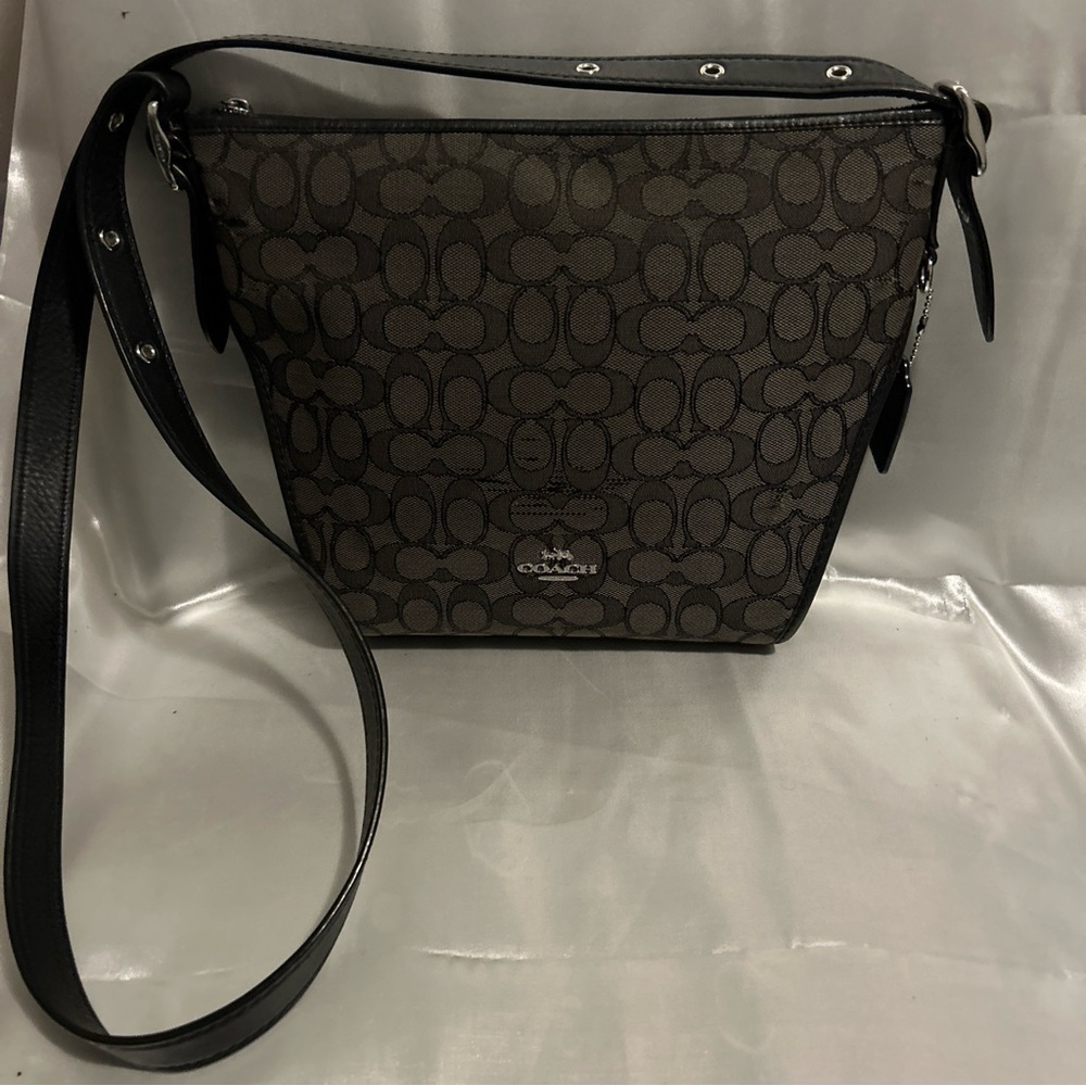 Shoulder bag - Picture 3 of 12